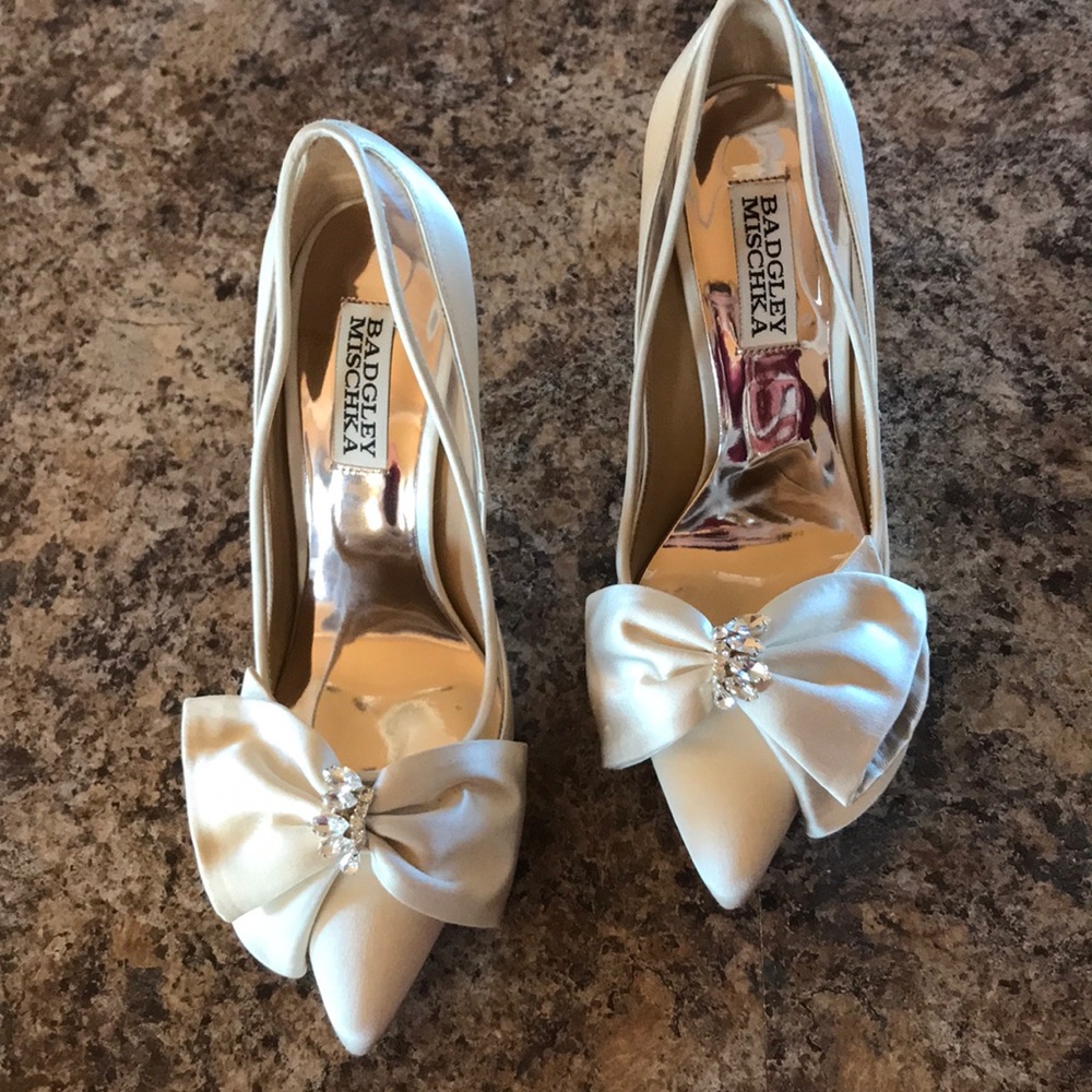 NWOB Badgley Mischka Frances Point Toe Heels_4